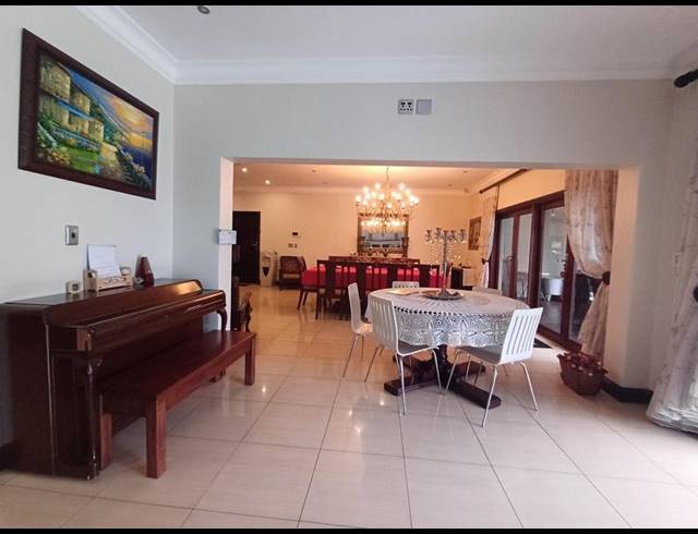 4 BEDROOM HOUSE FOR SALE IN LA LUCIA